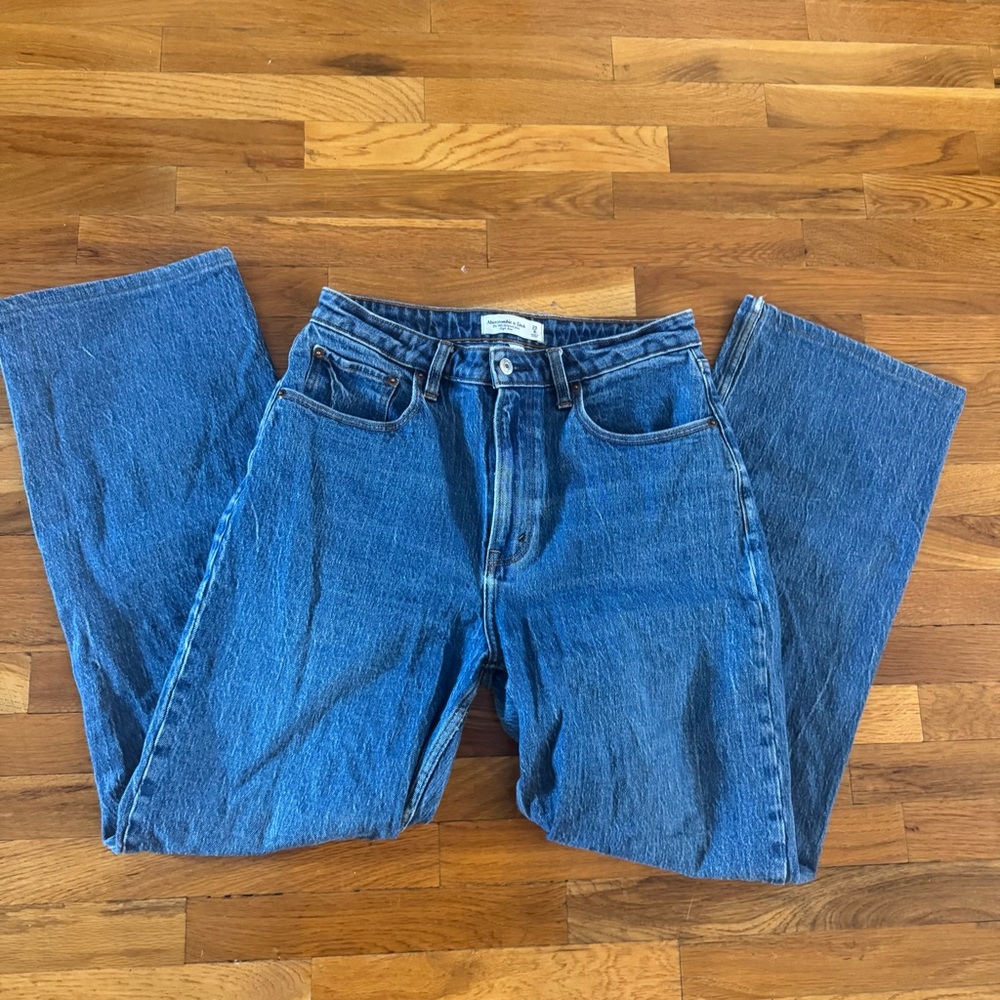 Abercrombie The 90s Relaxed Jean High Rise Curve Love